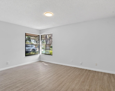661 Hollows Circle - Photo Thumbnail 31