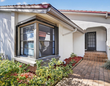 661 Hollows Circle - Photo Thumbnail 6