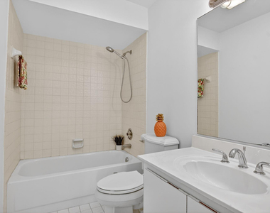 661 Hollows Circle - Photo Thumbnail 16