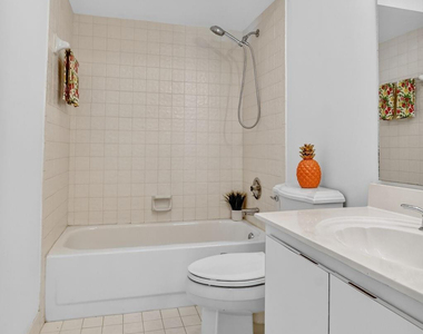 661 Hollows Circle - Photo Thumbnail 18