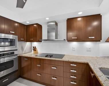 2800 N Ocean Drive - Photo Thumbnail 6
