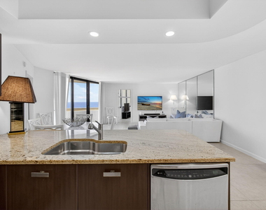 2800 N Ocean Drive - Photo Thumbnail 7