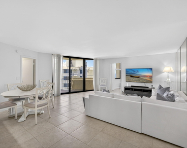 2800 N Ocean Drive - Photo Thumbnail 9