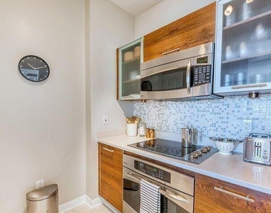 480 Hibiscus Street - Photo Thumbnail 14