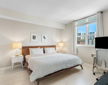 480 Hibiscus Street - Photo Thumbnail 18