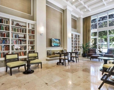 480 Hibiscus Street - Photo Thumbnail 3