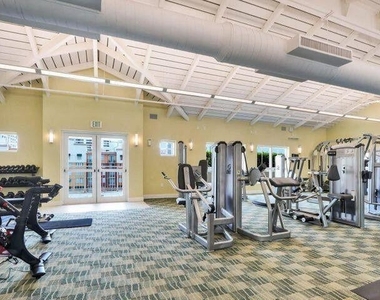 480 Hibiscus Street - Photo Thumbnail 6
