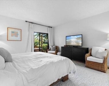 11863 Wimbledon Circle - Photo Thumbnail 11