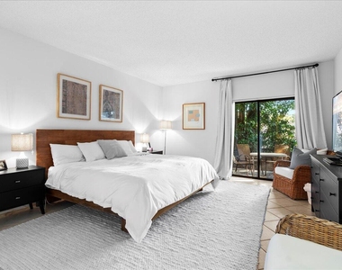 11863 Wimbledon Circle - Photo Thumbnail 10