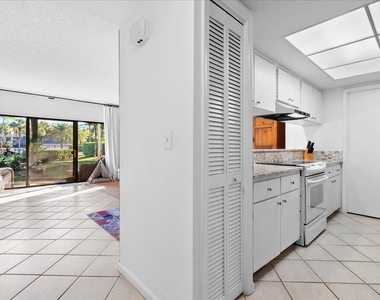 11863 Wimbledon Circle - Photo Thumbnail 2