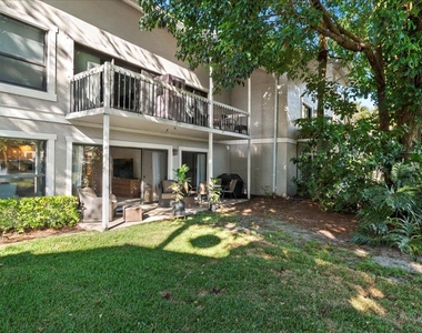 11863 Wimbledon Circle - Photo Thumbnail 17
