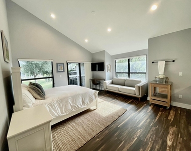 11863 Wimbledon Circle - Photo Thumbnail 1