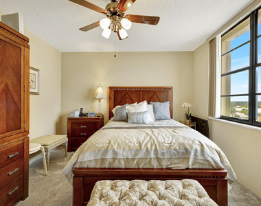 840 Ocean Drive - Photo Thumbnail 36
