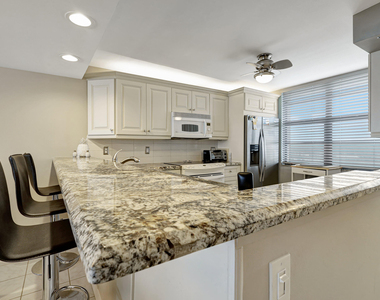 840 Ocean Drive - Photo Thumbnail 17