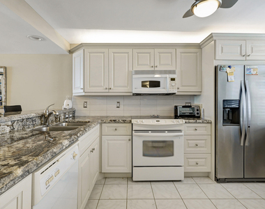840 Ocean Drive - Photo Thumbnail 13