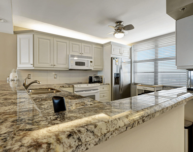 840 Ocean Drive - Photo Thumbnail 12
