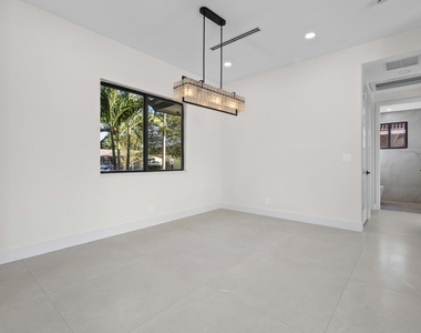 621 Nw 42nd Avenue - Photo Thumbnail 14