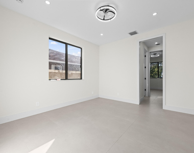 621 Nw 42nd Avenue - Photo Thumbnail 20