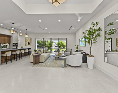621 Nw 42nd Avenue - Photo Thumbnail 4