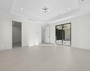 621 Nw 42nd Avenue - Photo Thumbnail 35