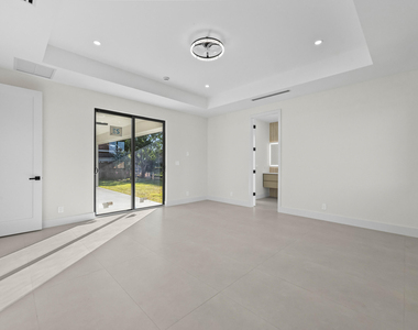 621 Nw 42nd Avenue - Photo Thumbnail 34