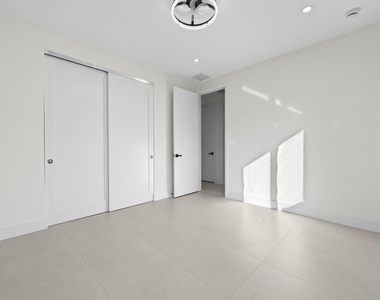 621 Nw 42nd Avenue - Photo Thumbnail 21