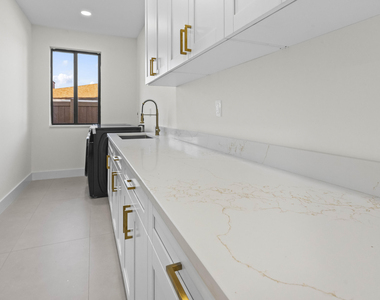 621 Nw 42nd Avenue - Photo Thumbnail 40