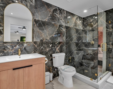 1229 Ne 17th Avenue - Photo Thumbnail 3
