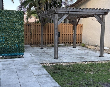 2199 Charleston - Photo Thumbnail 20