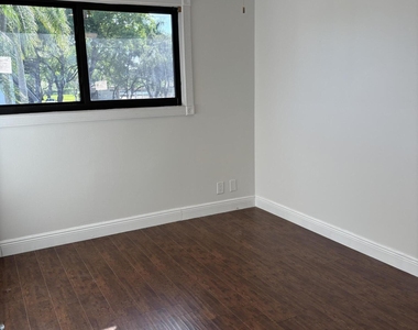 2199 Charleston - Photo Thumbnail 18