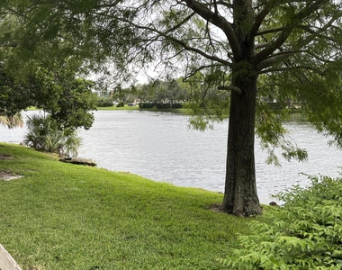 628 Nw Venetto Court - Photo Thumbnail 12