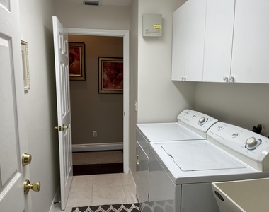 628 Nw Venetto Court - Photo Thumbnail 7