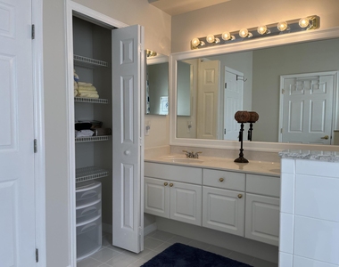 628 Nw Venetto Court - Photo Thumbnail 4