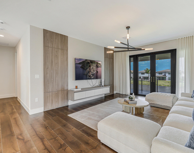 8283 Royal County Down Road - Photo Thumbnail 27