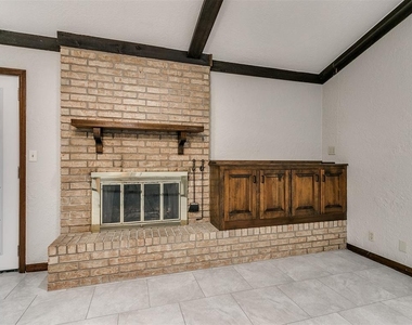 1213 Westbrooke Terrace - Photo Thumbnail 6