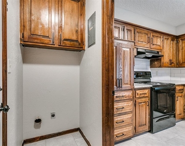 1213 Westbrooke Terrace - Photo Thumbnail 26