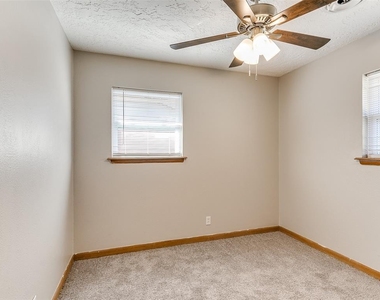 214 Thompson Drive - Photo Thumbnail 16