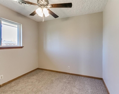 214 Thompson Drive - Photo Thumbnail 14