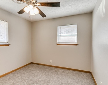 214 Thompson Drive - Photo Thumbnail 20