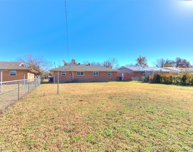214 Thompson Drive - Photo Thumbnail 22
