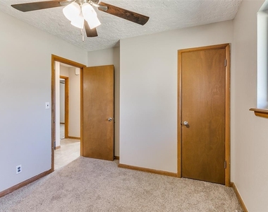 214 Thompson Drive - Photo Thumbnail 13