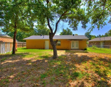 306 S Mercedes Drive - Photo Thumbnail 21