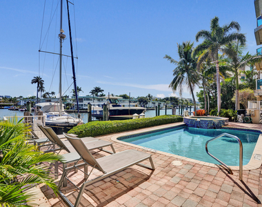 516 Hendricks Isle - Photo Thumbnail 11
