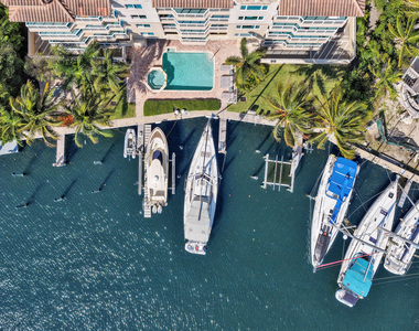 516 Hendricks Isle - Photo Thumbnail 2