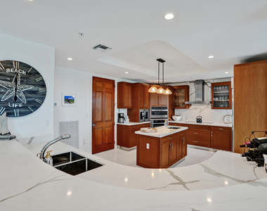 516 Hendricks Isle - Photo Thumbnail 32