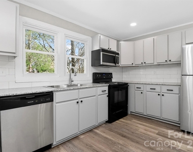 510 S 12th Street - Photo Thumbnail 10