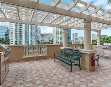 511 Se 5th Avenue - Photo Thumbnail 3
