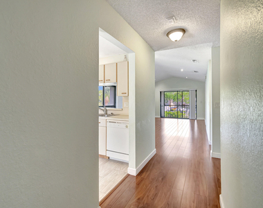 351 Club Circle - Photo Thumbnail 3