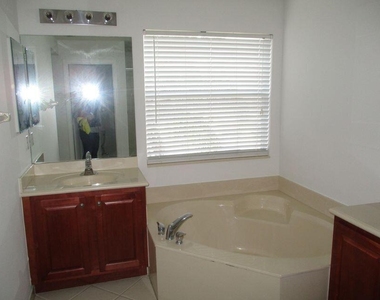 8887 Chestnut Ridge Way - Photo Thumbnail 6