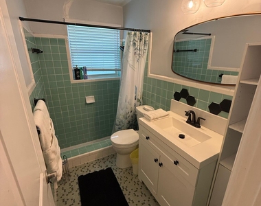27 Nw 14th Avenue - Photo Thumbnail 2